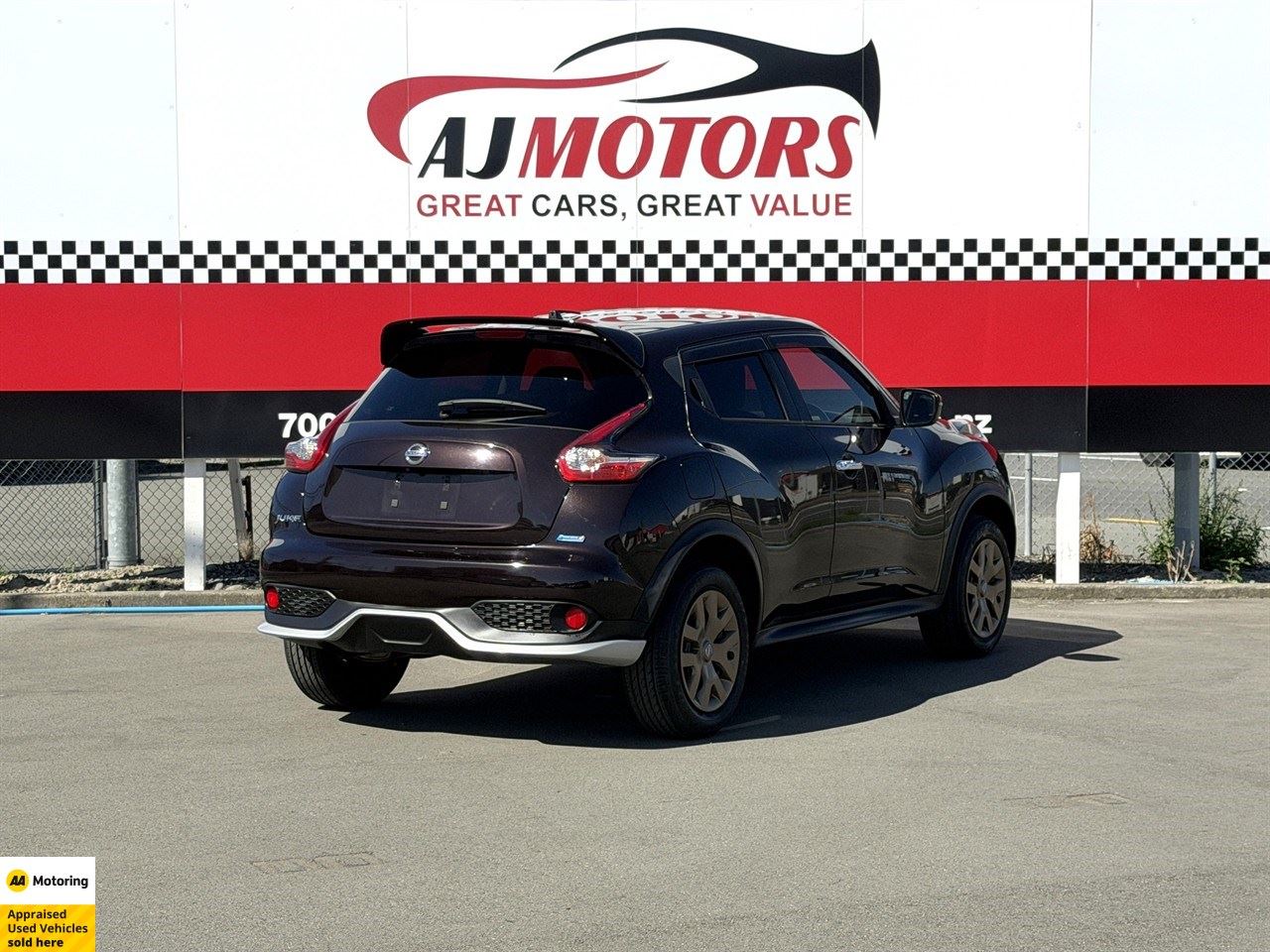 Vehicle image 5