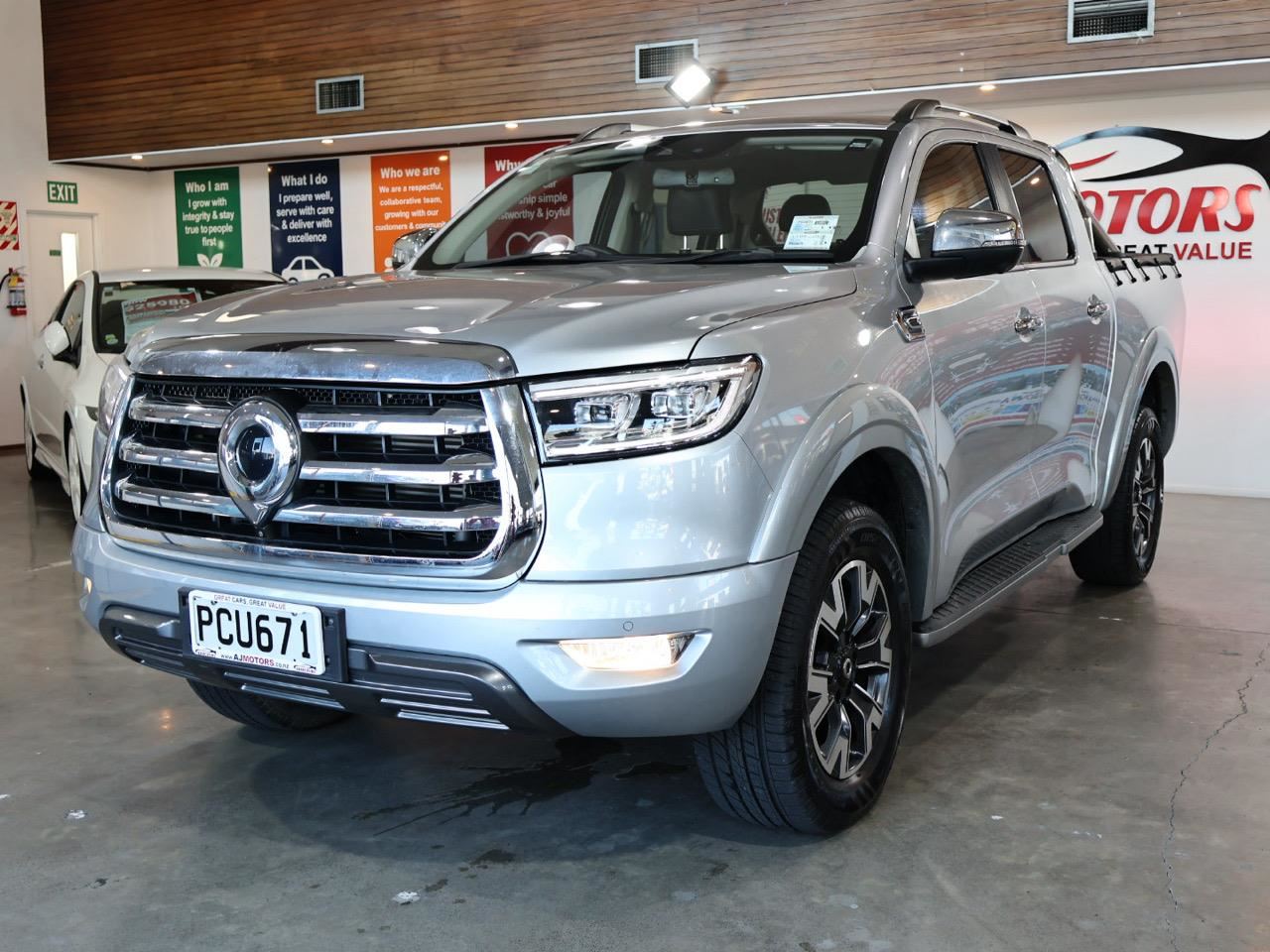 Vehicle image 3