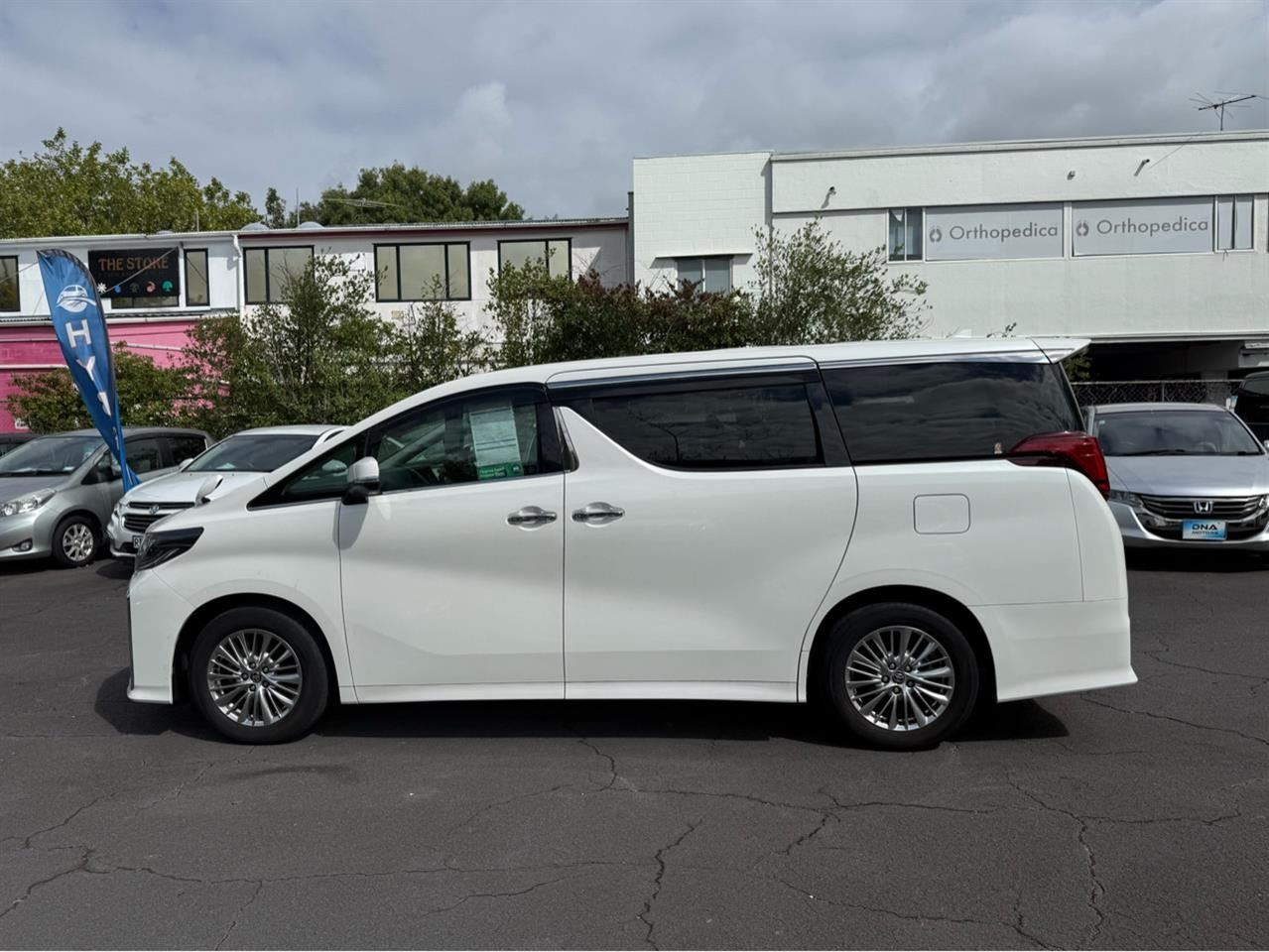 Vehicle image 4