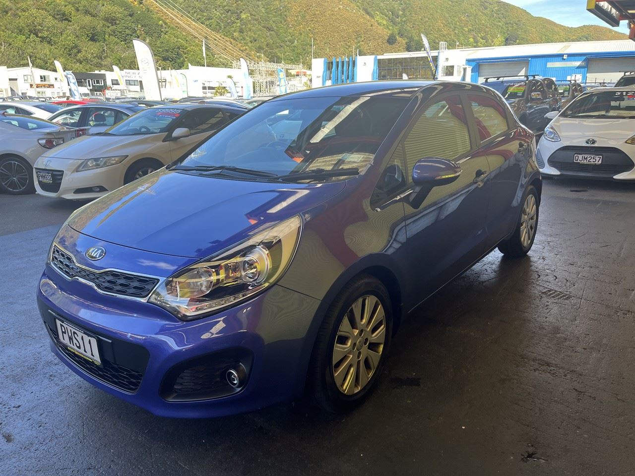 Vehicle image 3