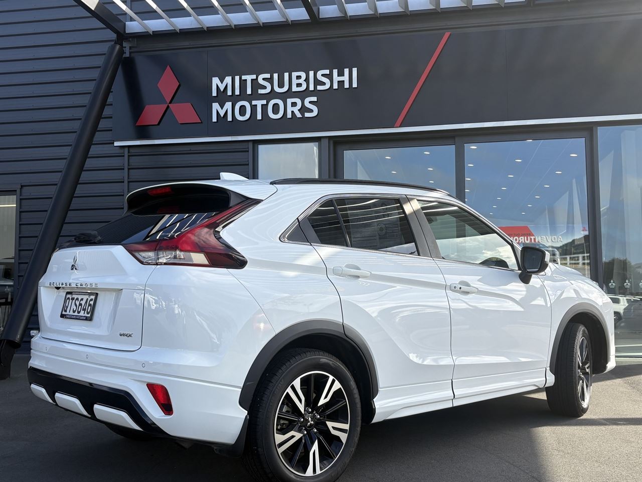 Vehicle image 5