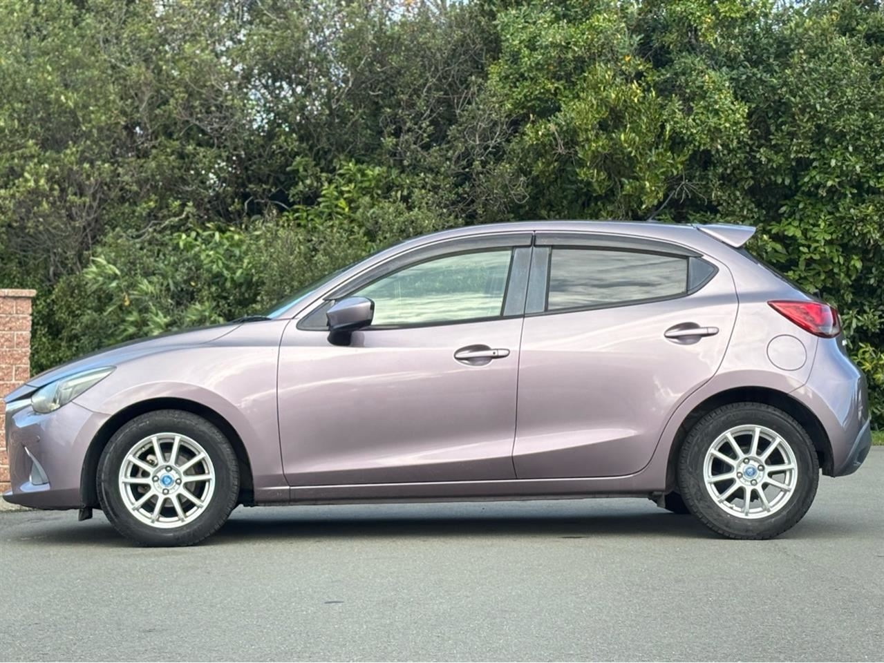 Vehicle image 4