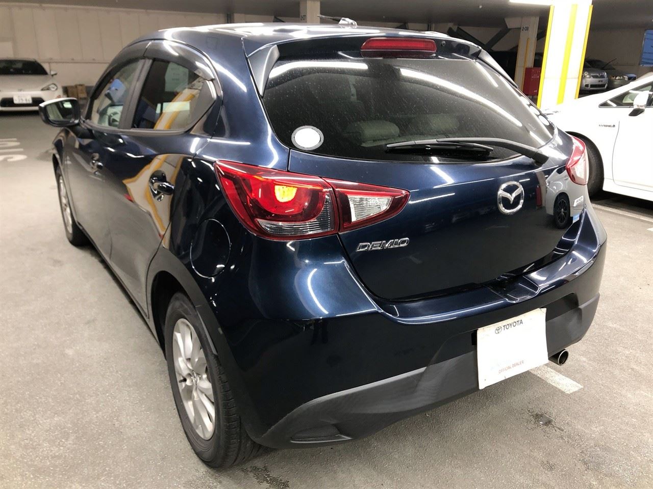 Vehicle image 5