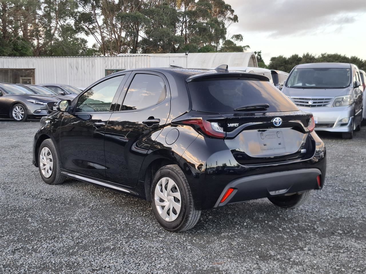 Vehicle image 5