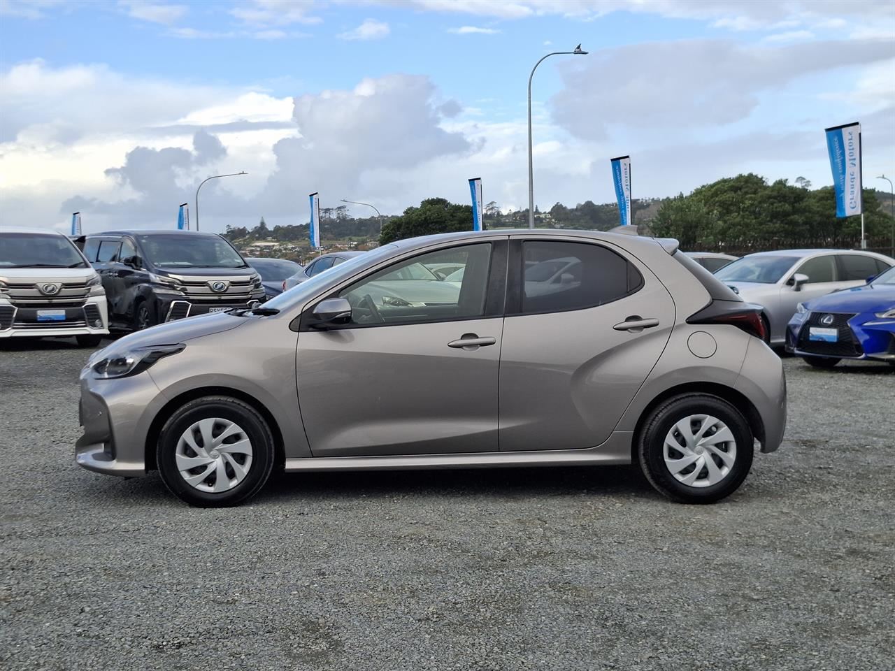 Vehicle image 4