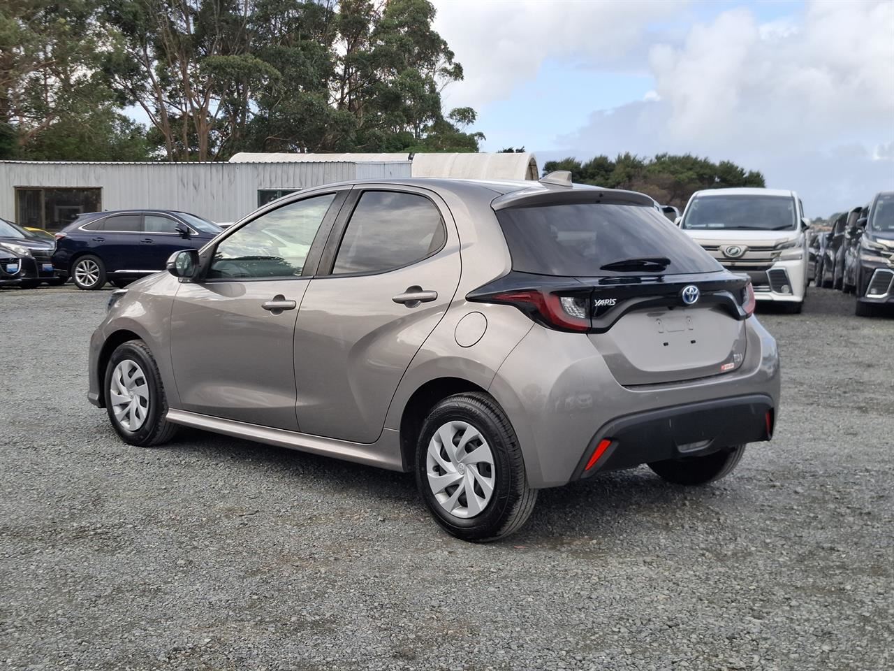 Vehicle image 5