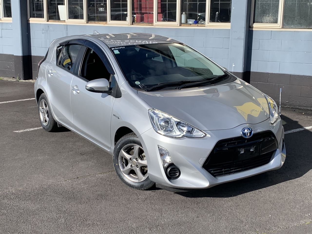 Vehicle image 4