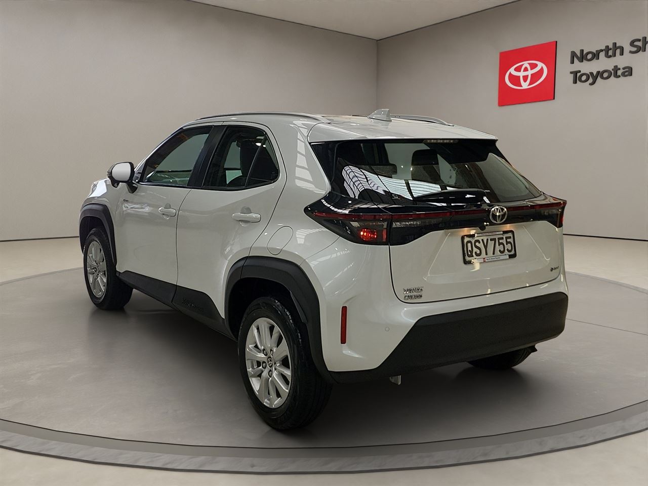 Vehicle image 5