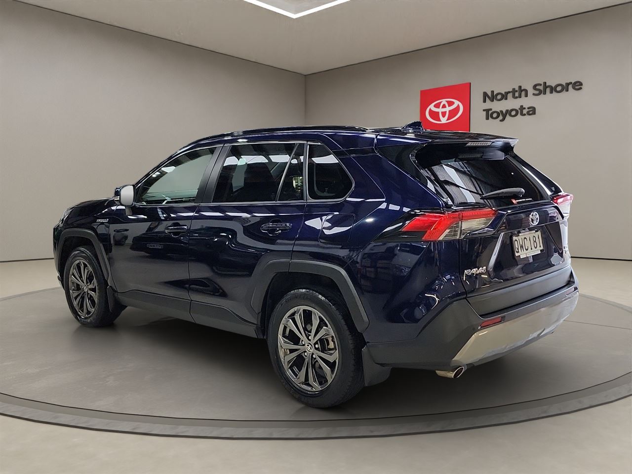 Vehicle image 5