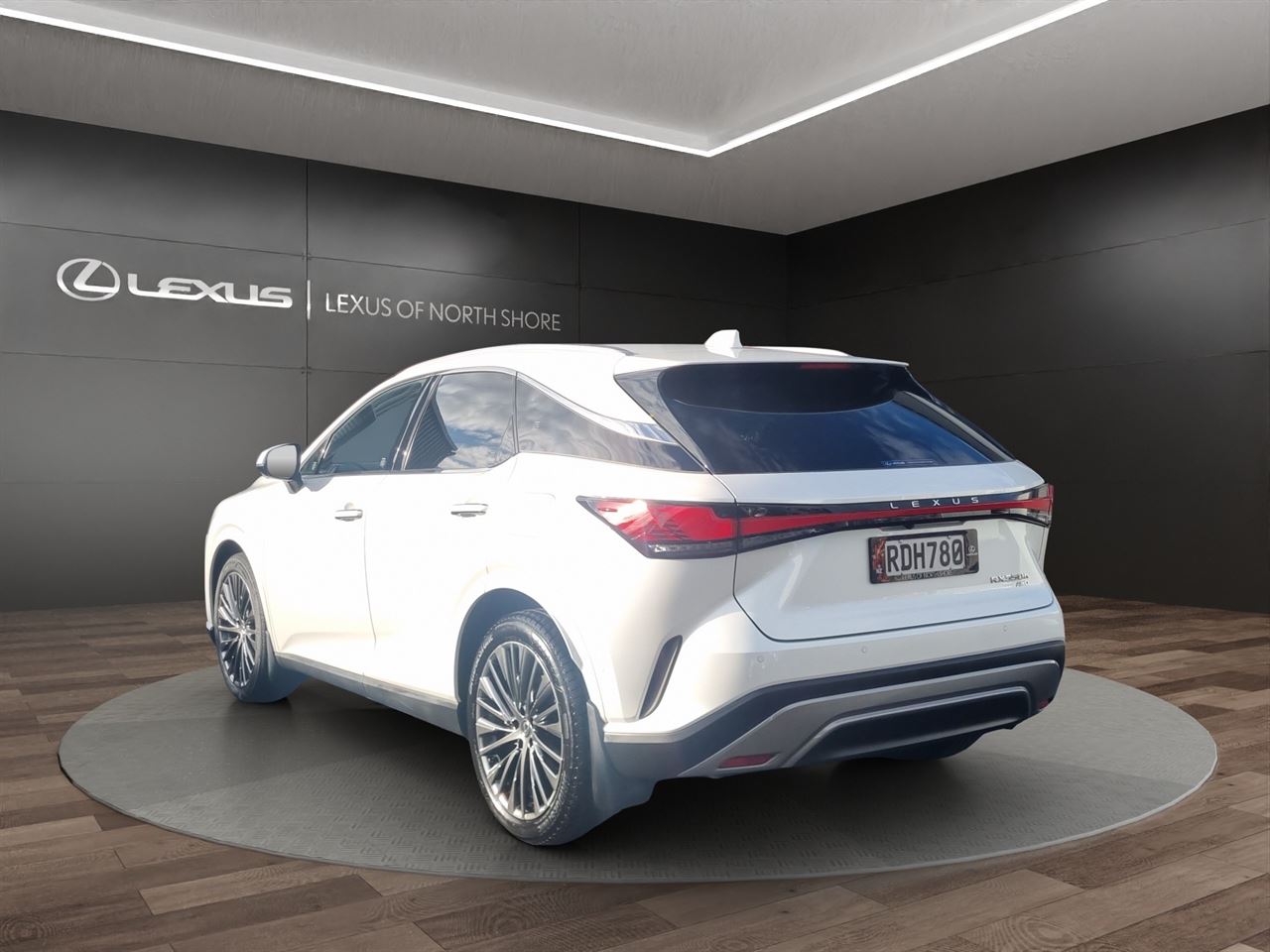 Vehicle image 5