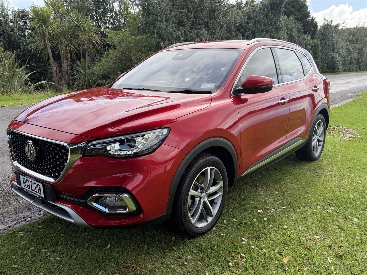 Vehicle image 4