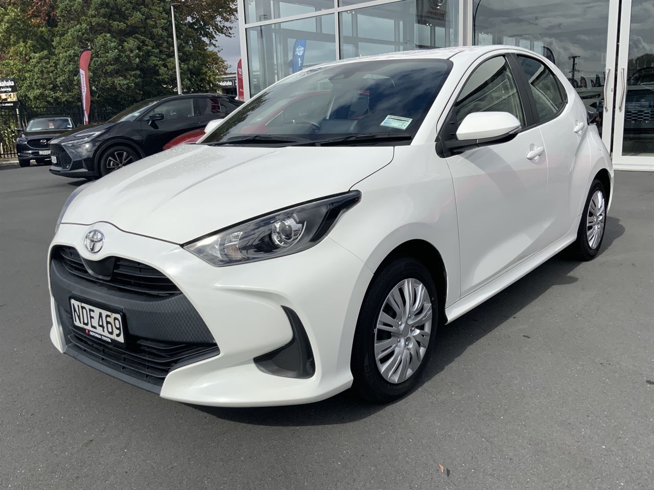 Vehicle image 4