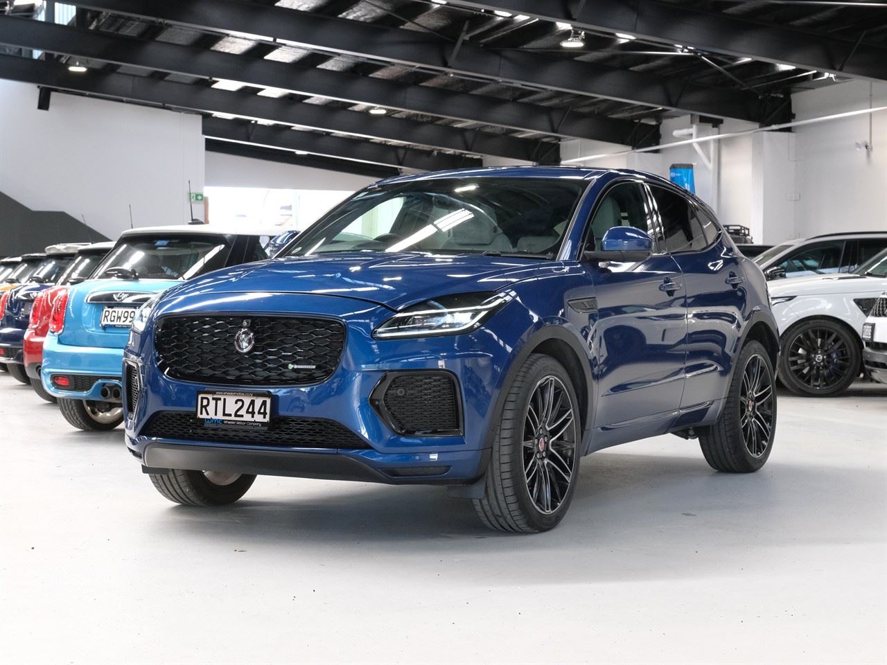 Vehicle image 4