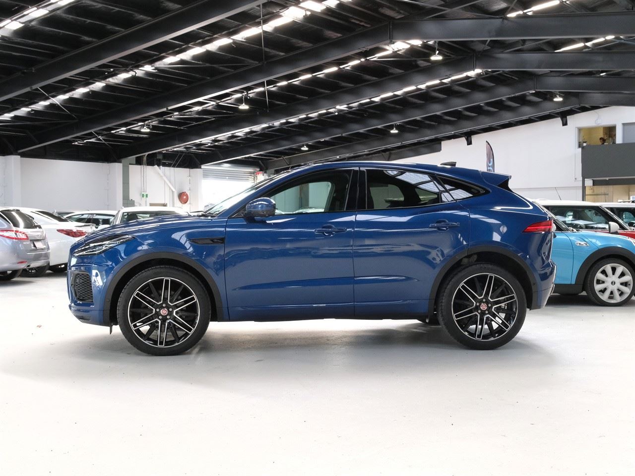 Vehicle image 5
