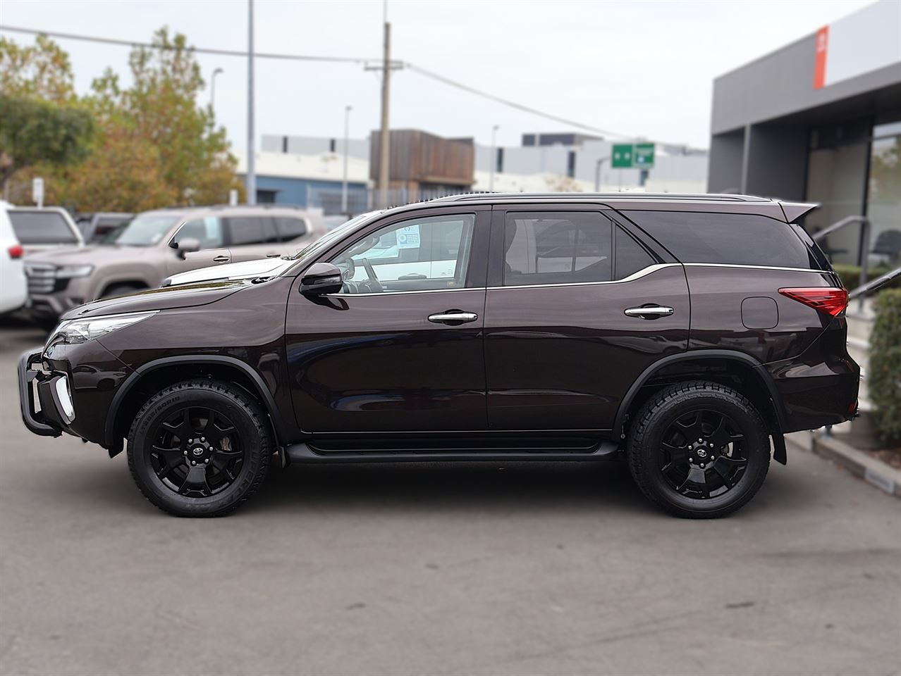 Vehicle image 4