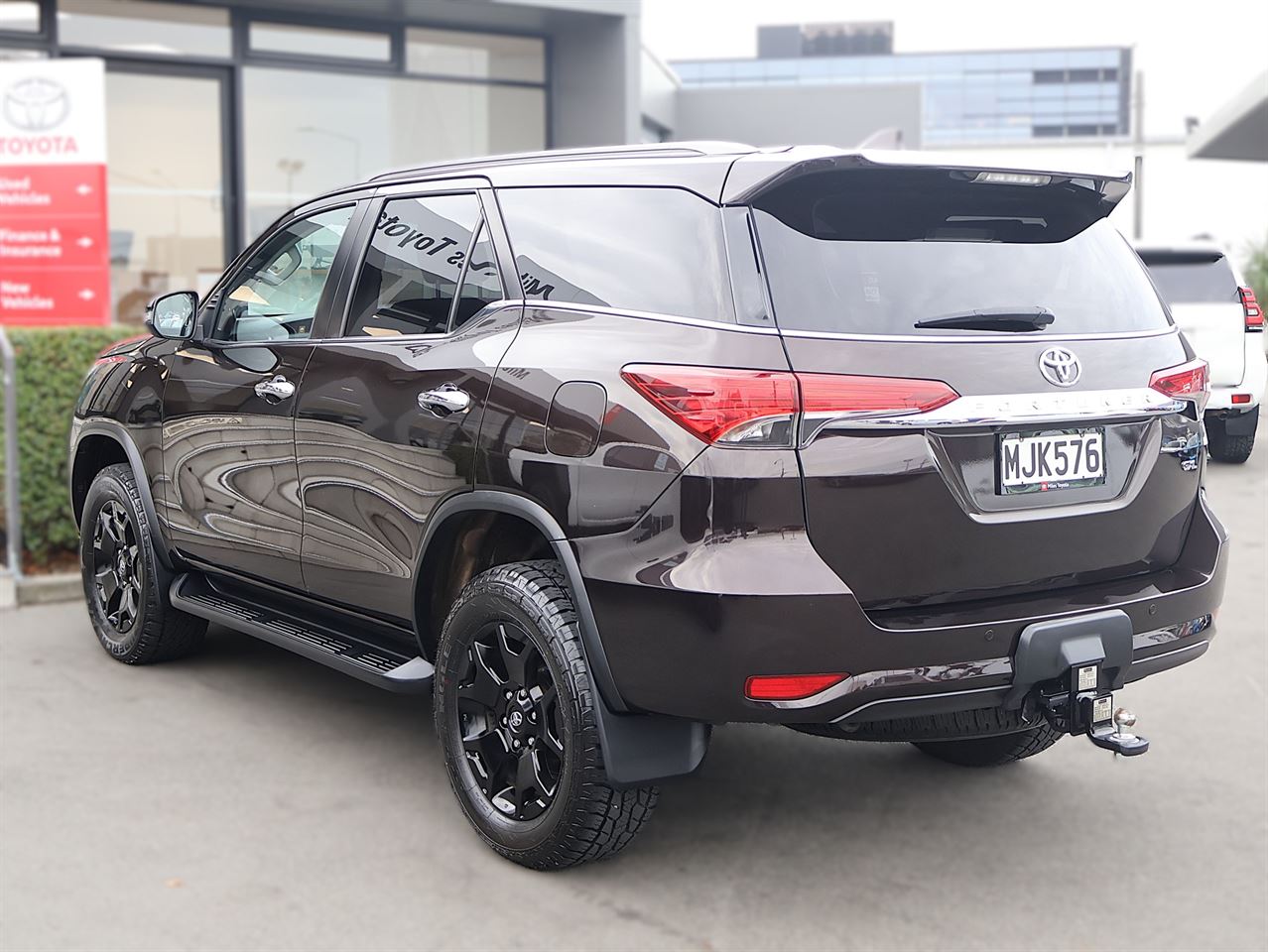 Vehicle image 5