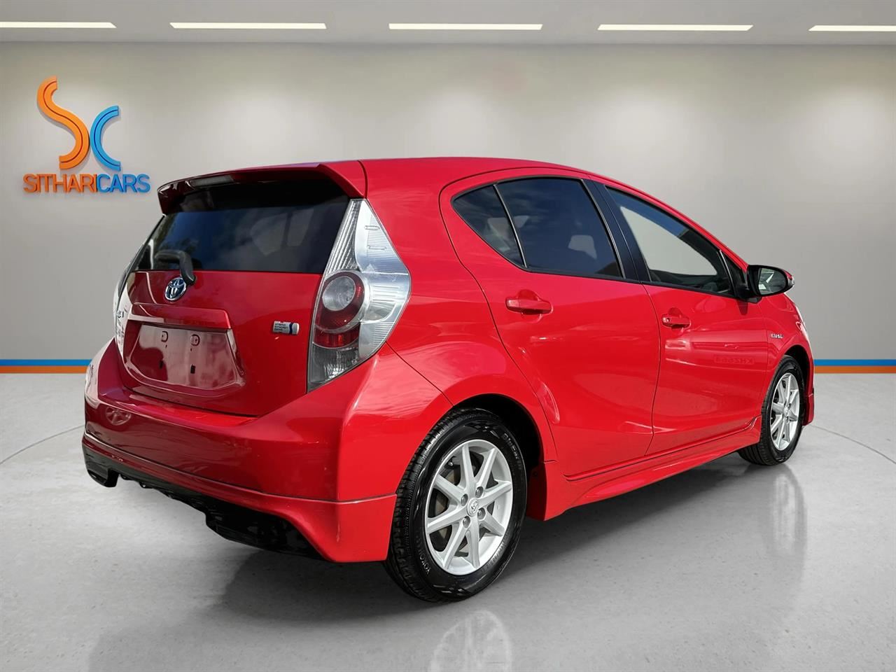 Vehicle image 4
