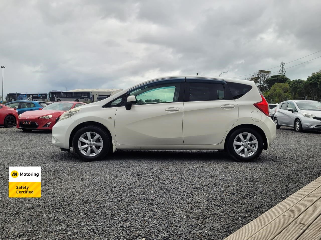 Vehicle image 5