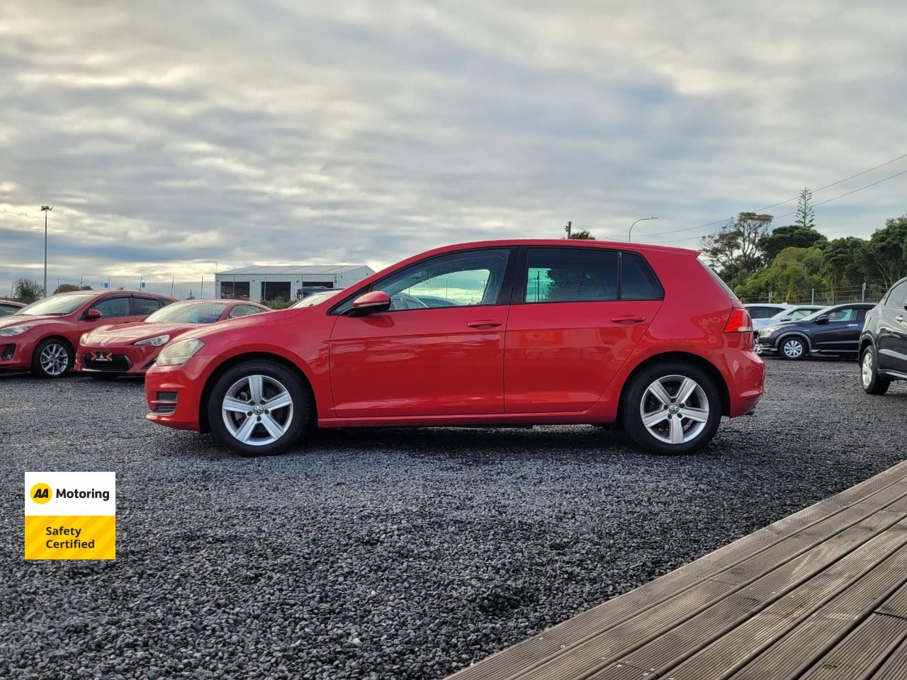 Vehicle image 5