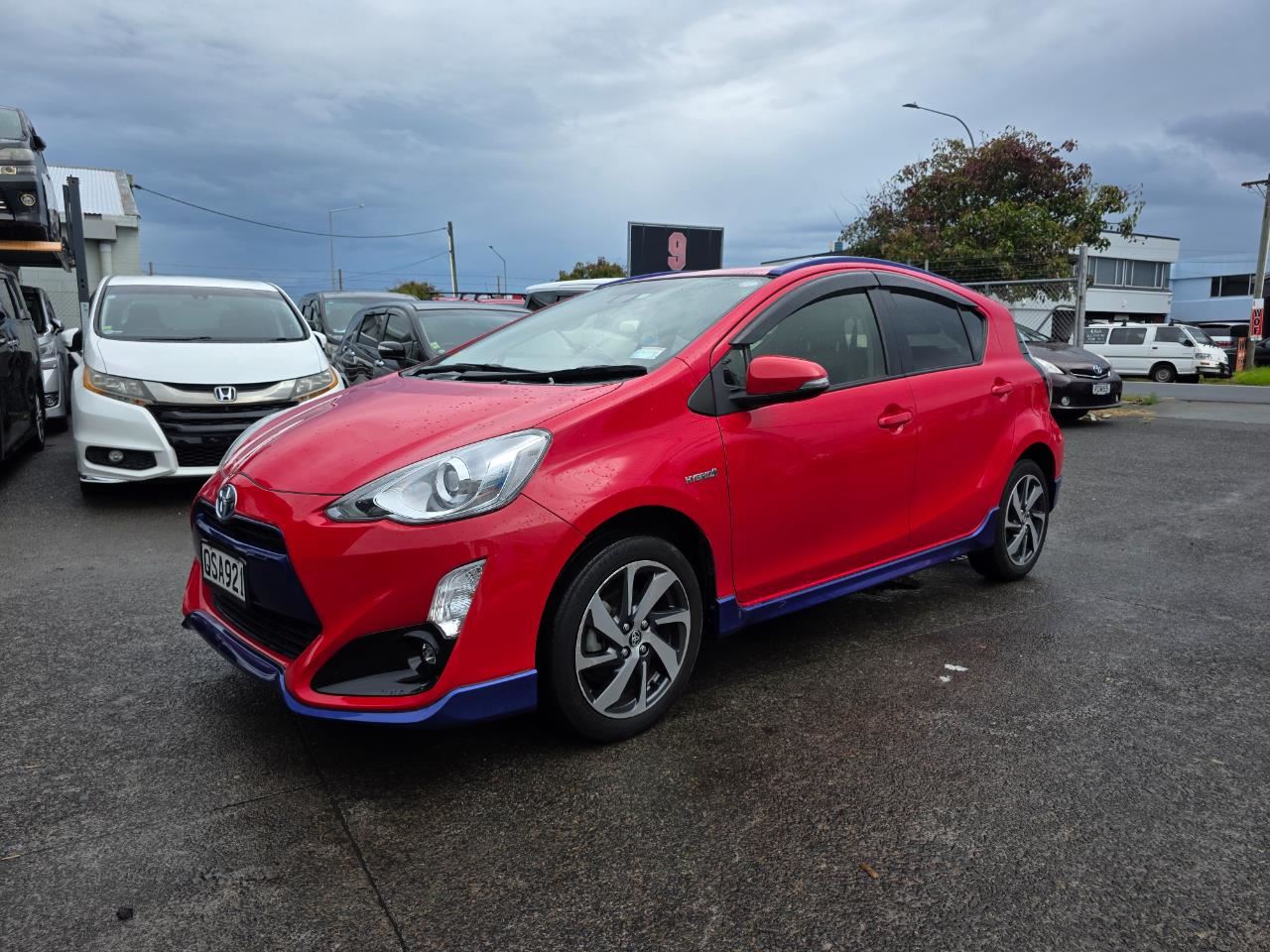 Vehicle image 4