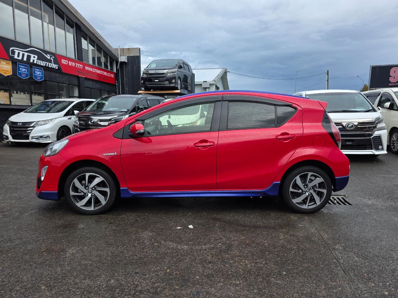 Vehicle image 5