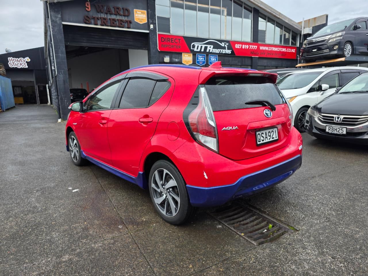 Vehicle image 5