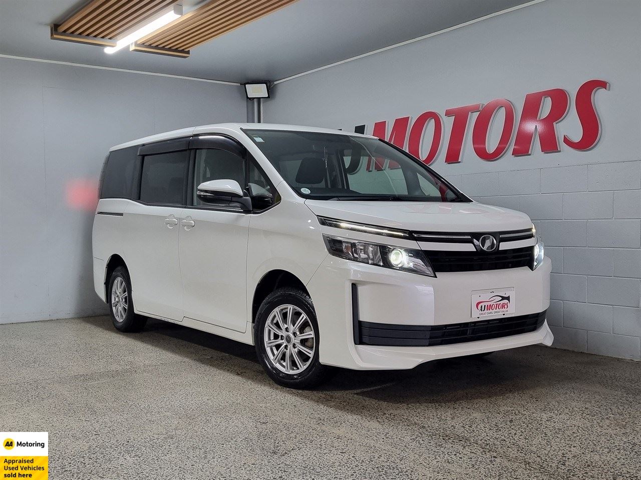 Vehicle image 1