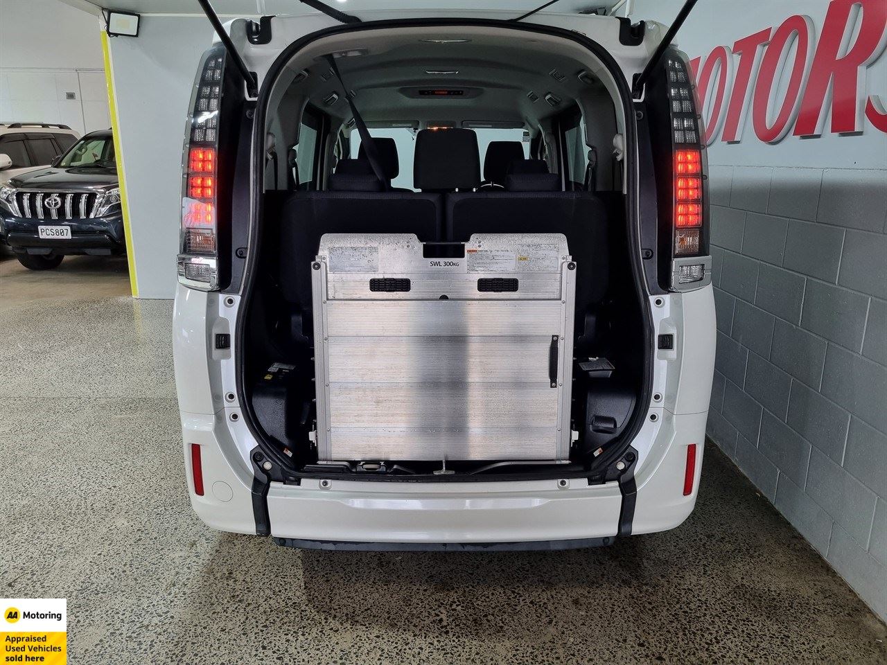 Vehicle image 3