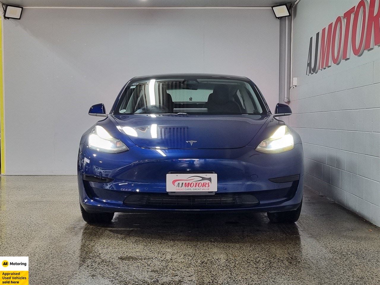 Vehicle image 2