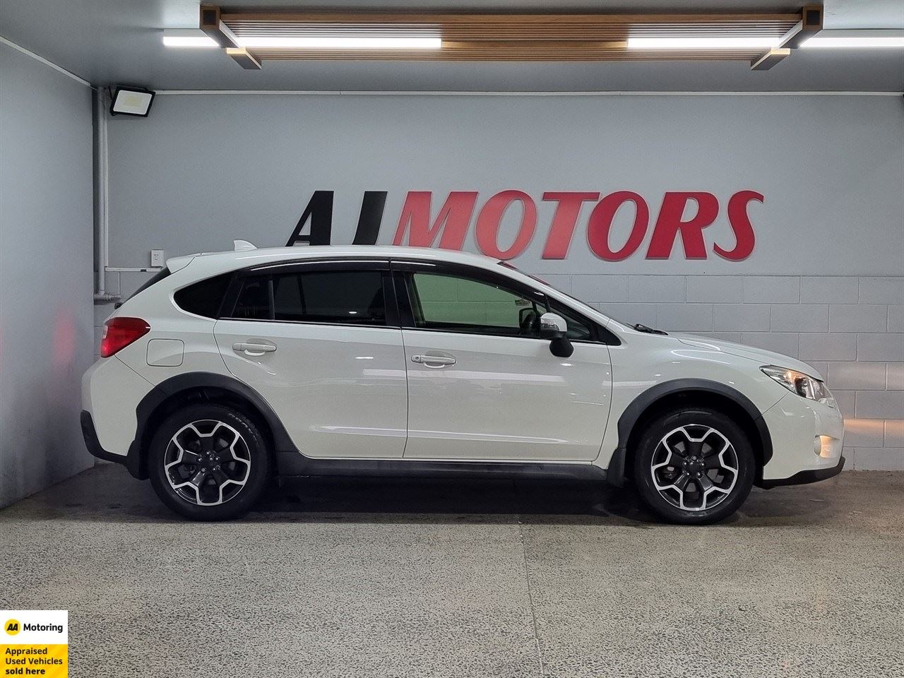 Vehicle image 5