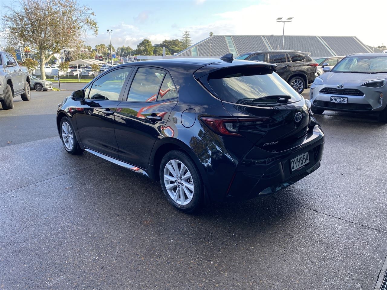 Vehicle image 5