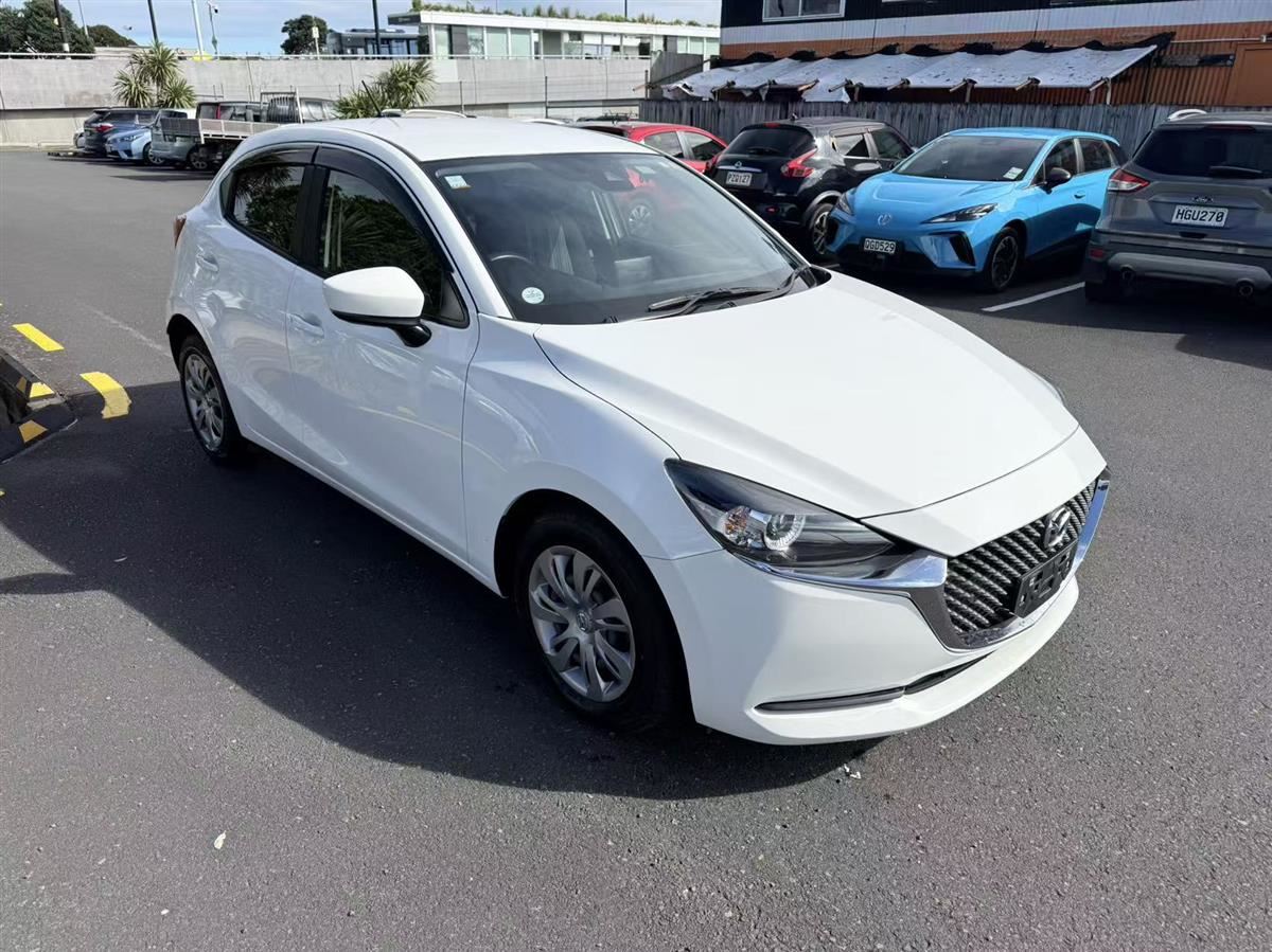 Vehicle image 3