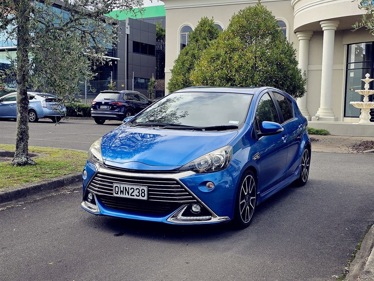 Vehicle image 3