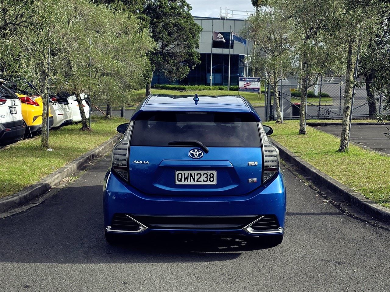Vehicle image 5