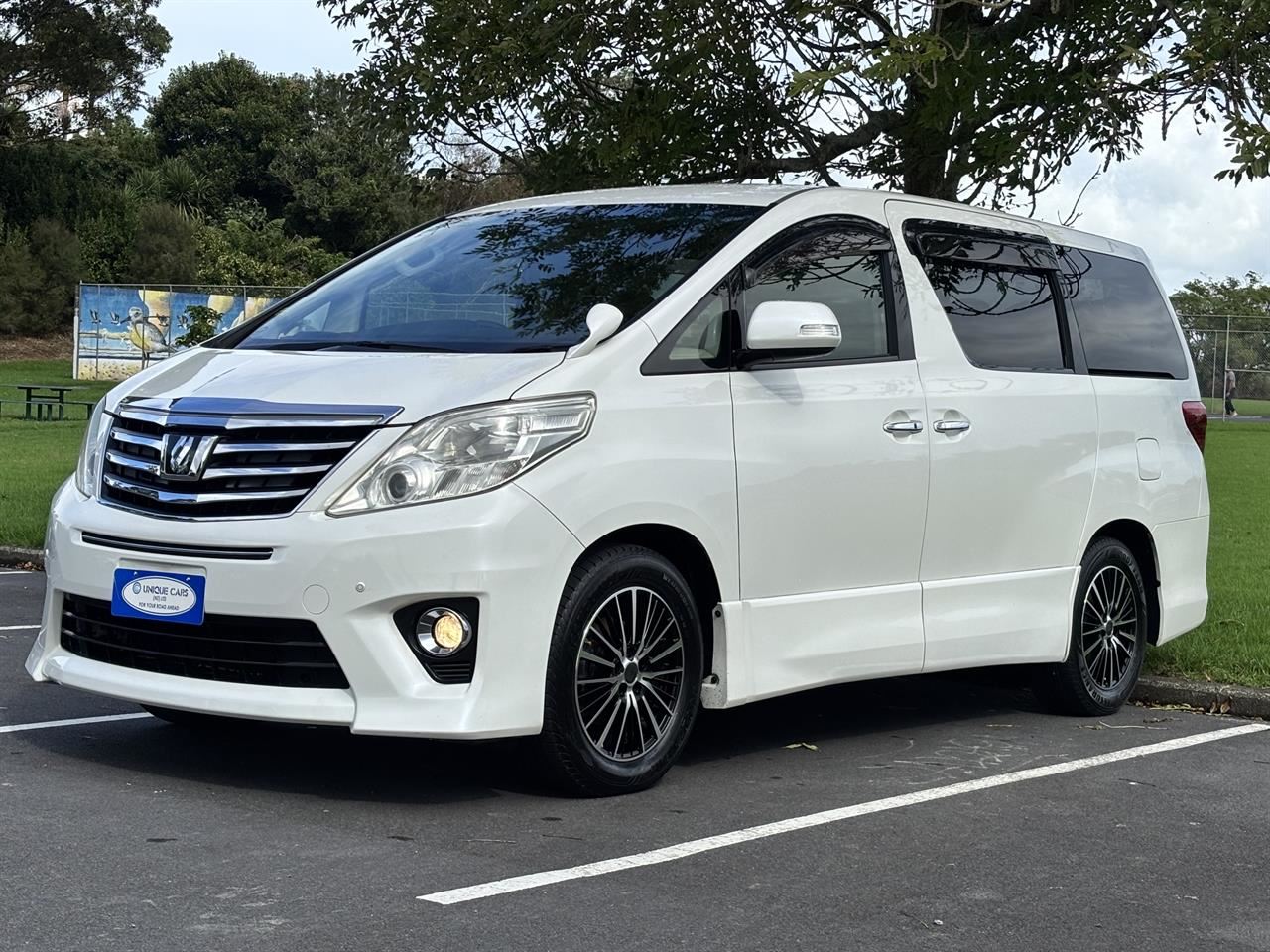 Vehicle image 4