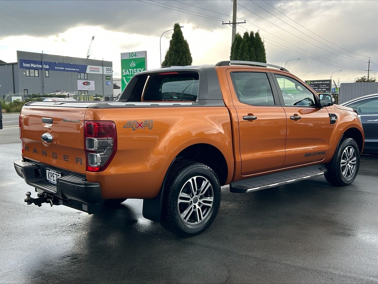 Vehicle image 4