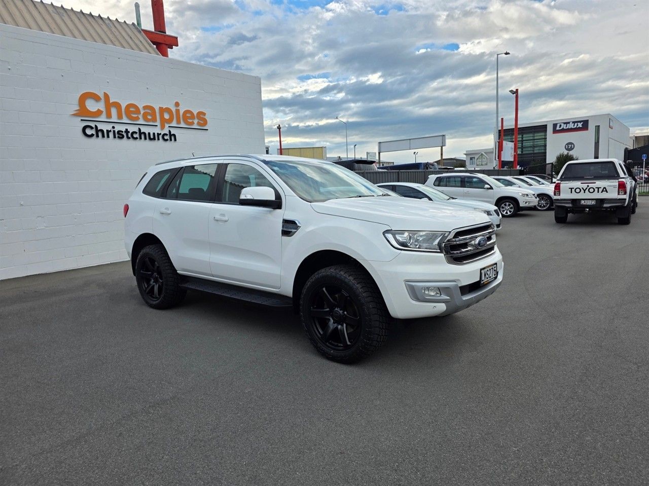 Vehicle image 5