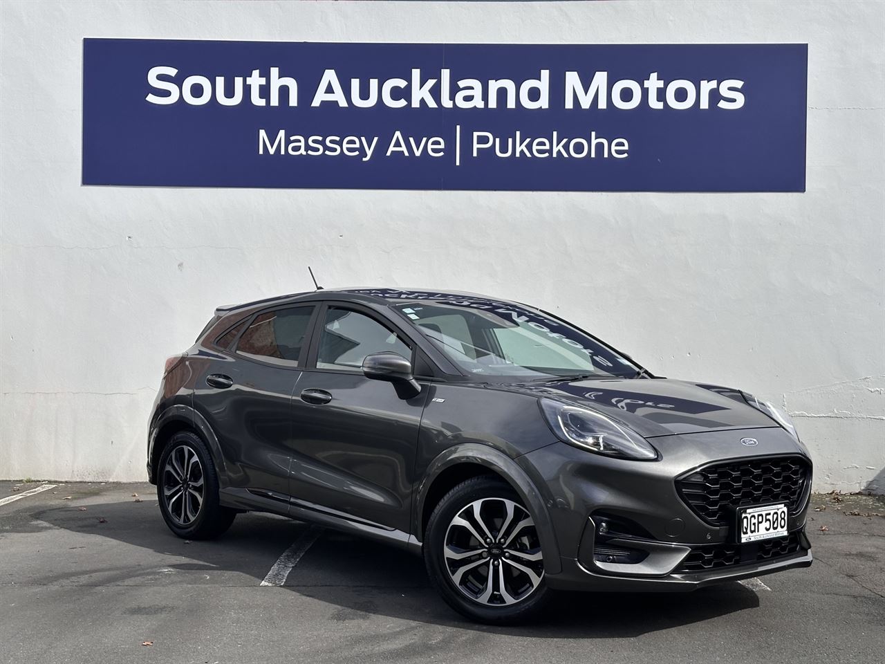 Vehicle image 3