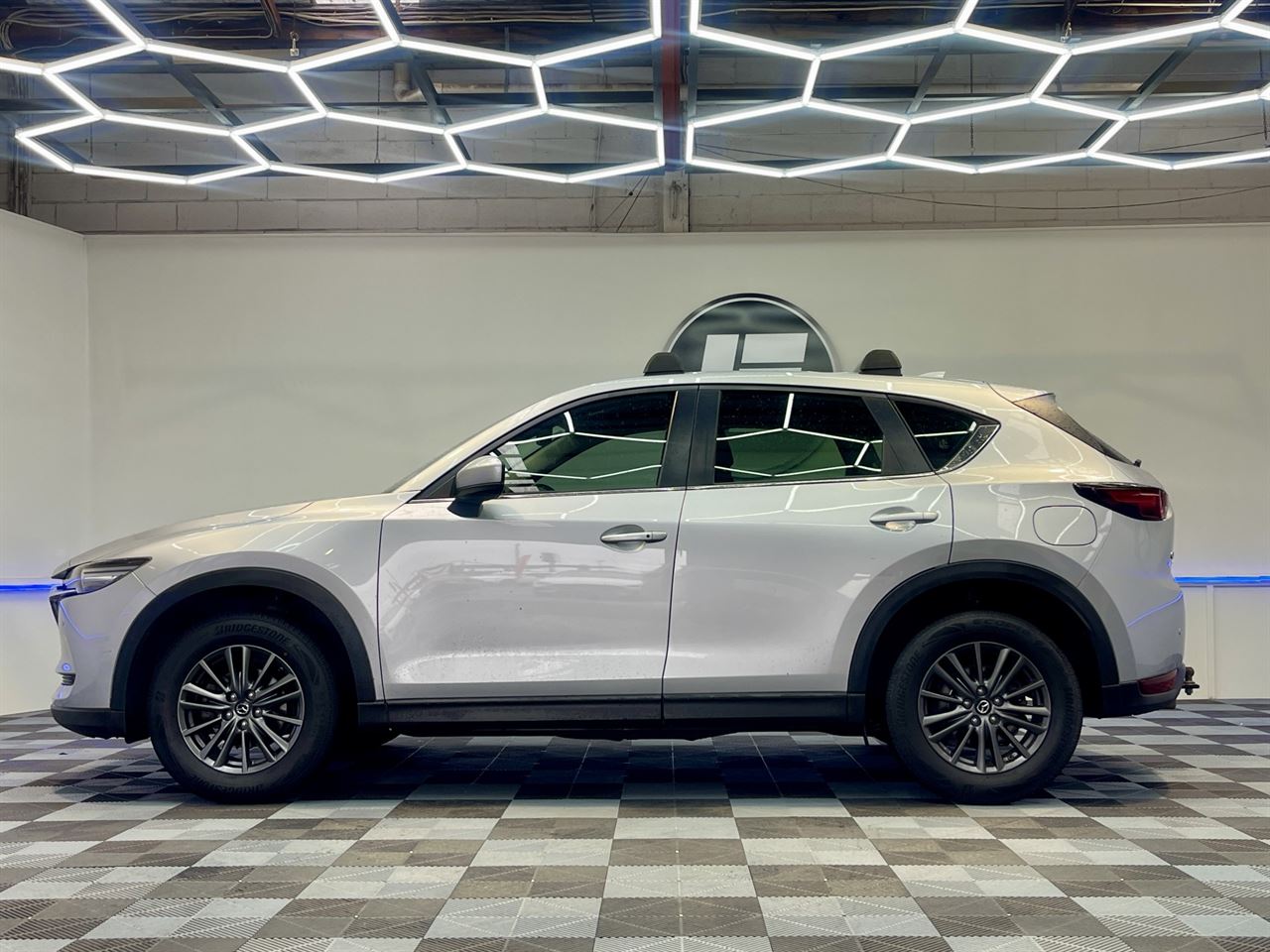 Vehicle image 5