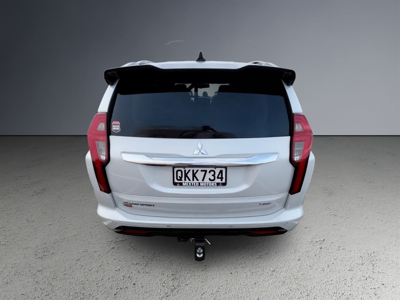 Vehicle image 5