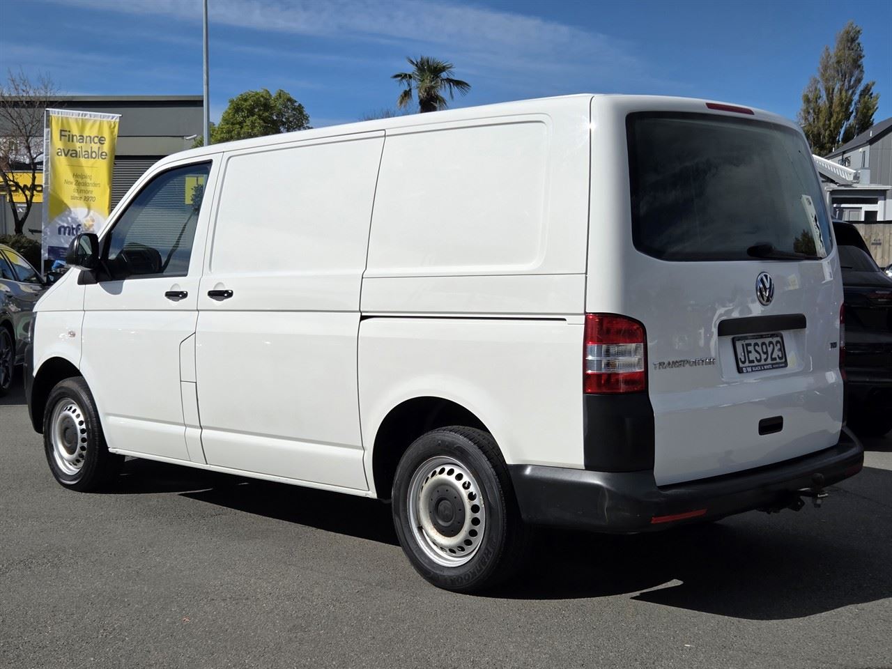 Vehicle image 5