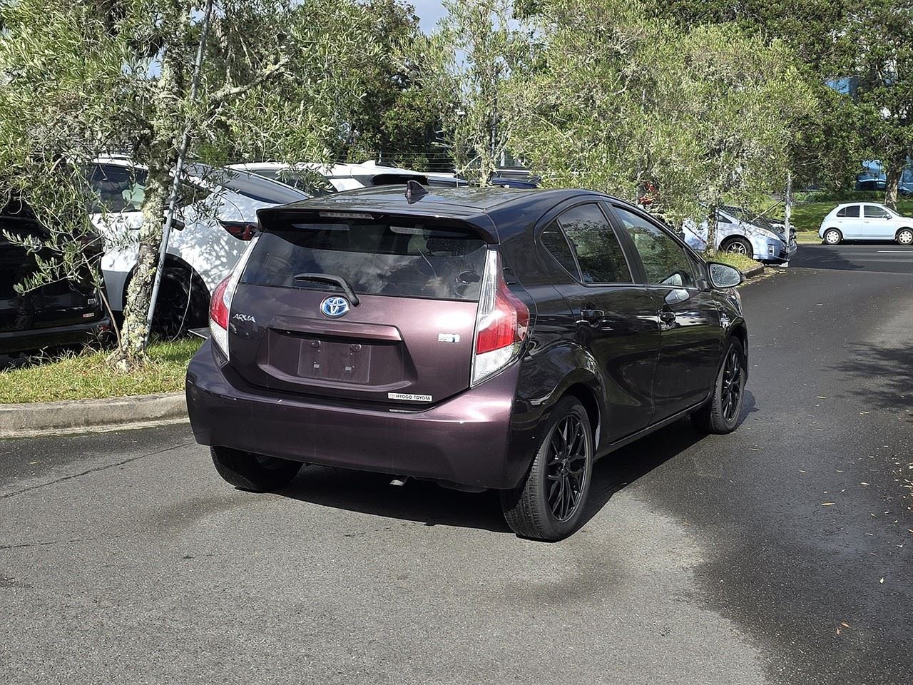 Vehicle image 3