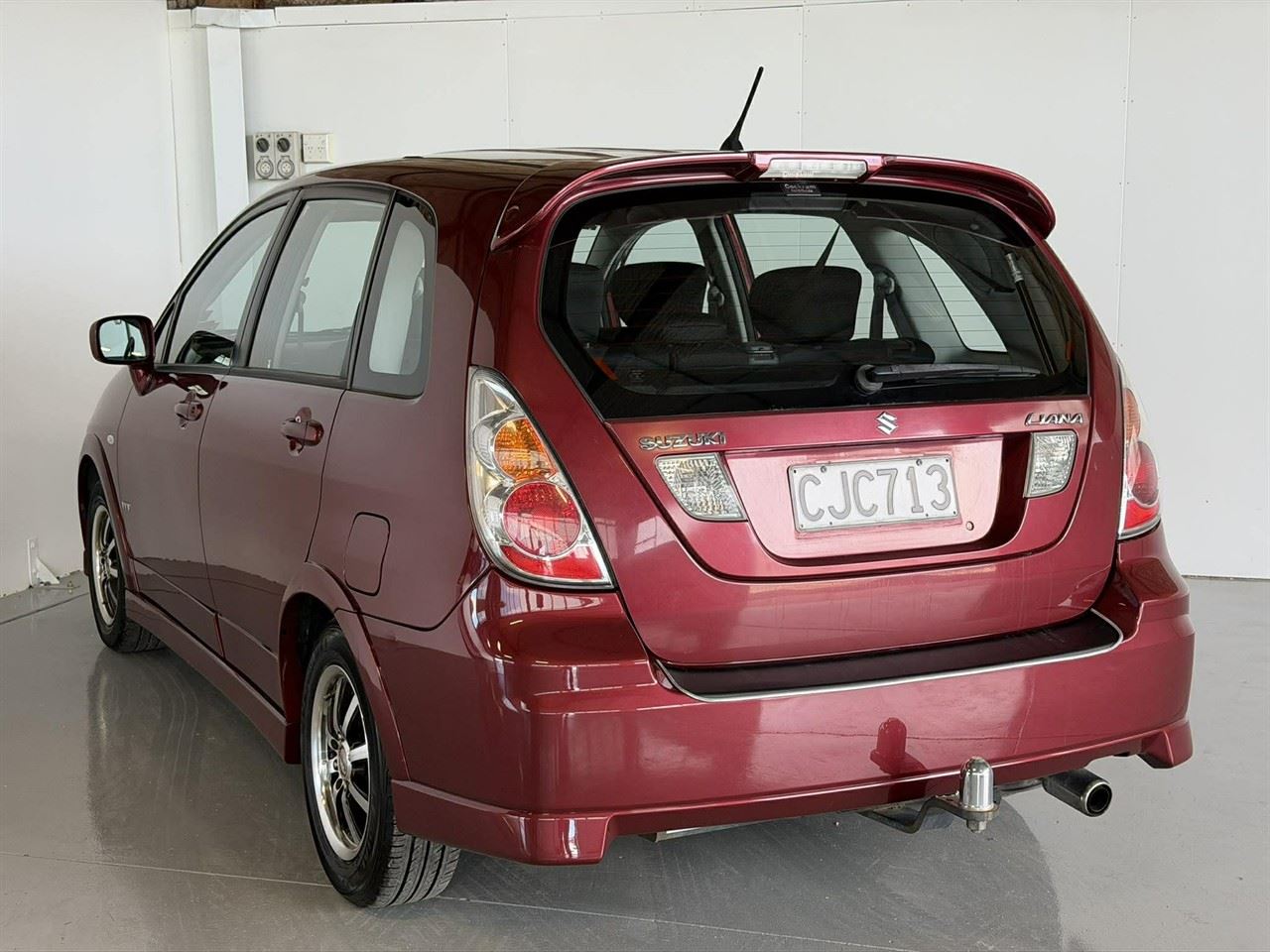 Vehicle image 4
