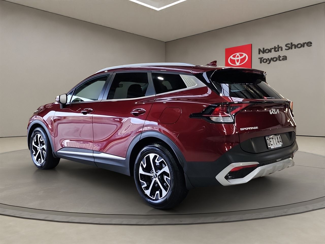 Vehicle image 5