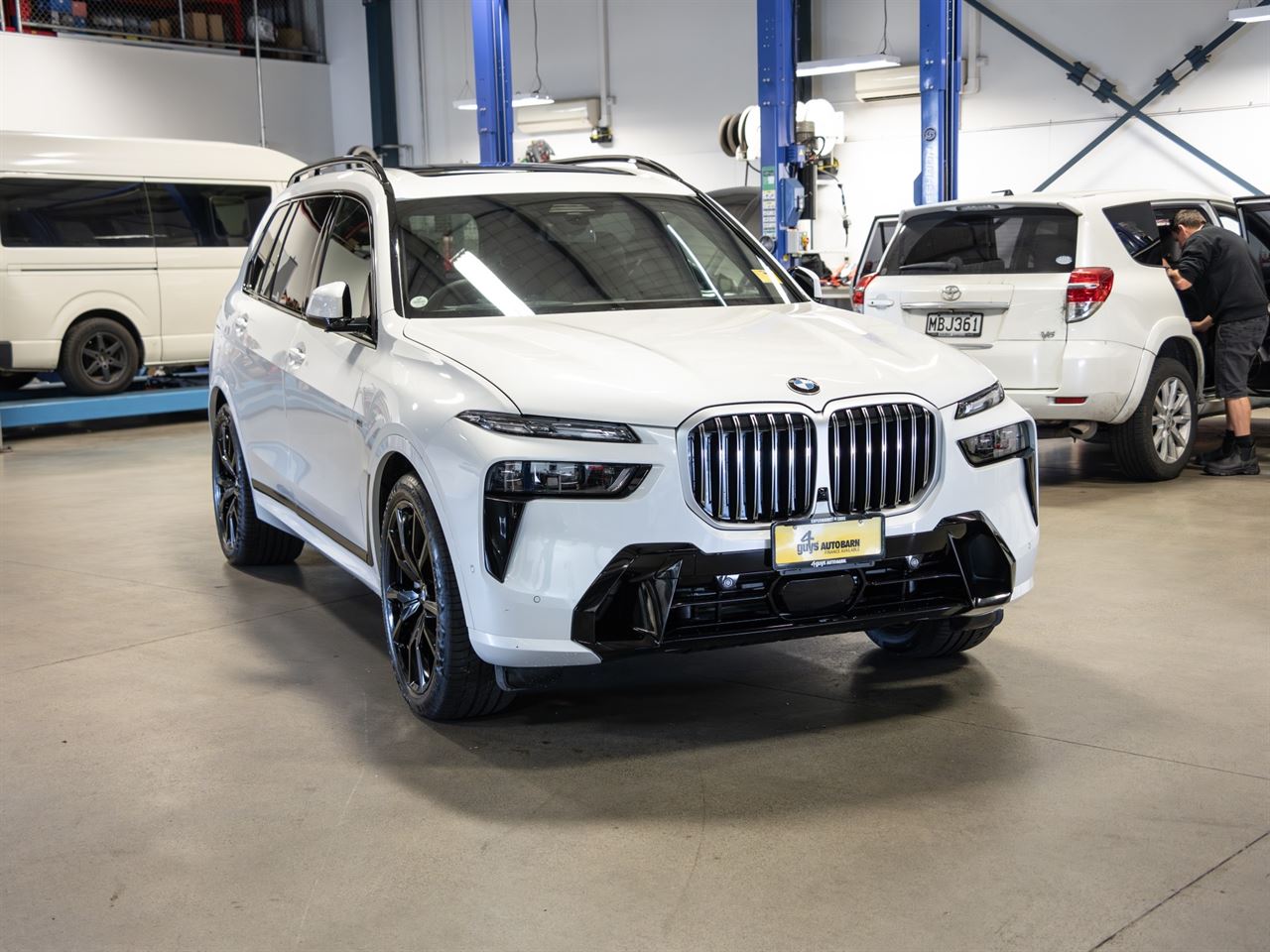 Vehicle image 3
