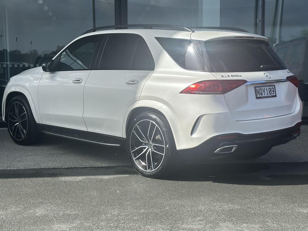 Vehicle image 5