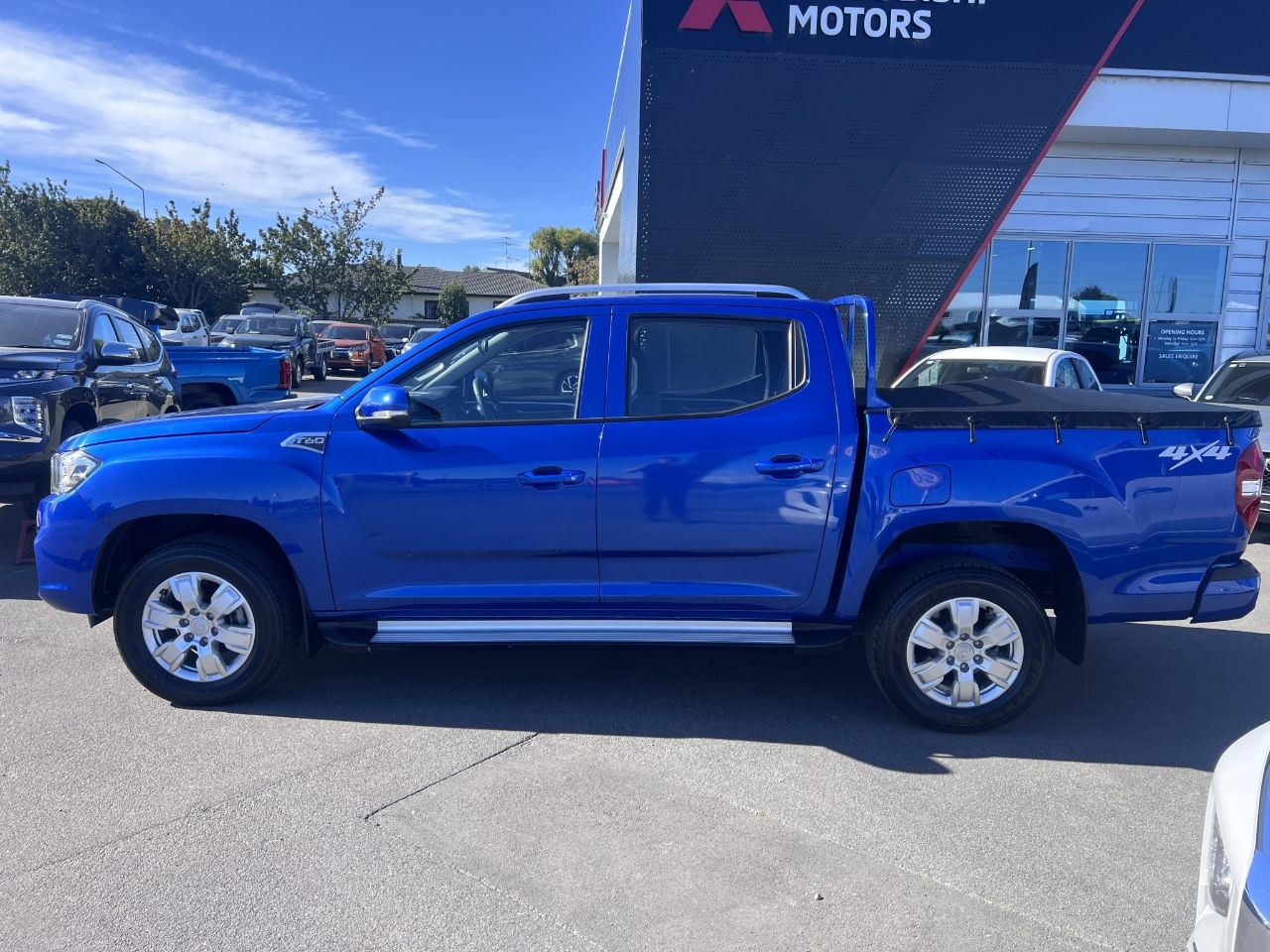 Vehicle image 3