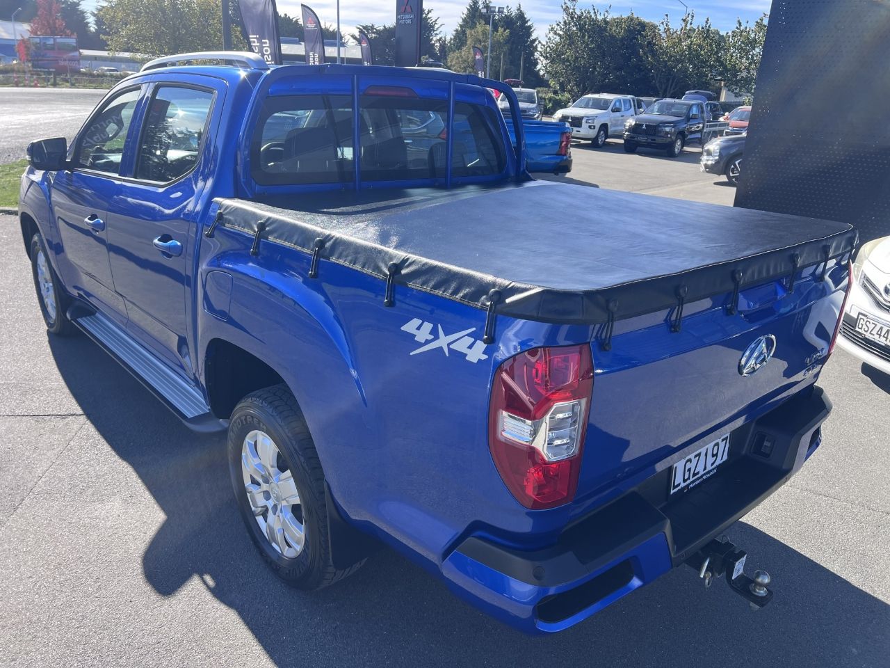 Vehicle image 4