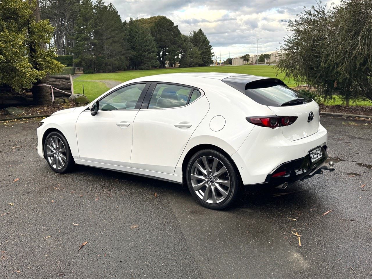 Vehicle image 4