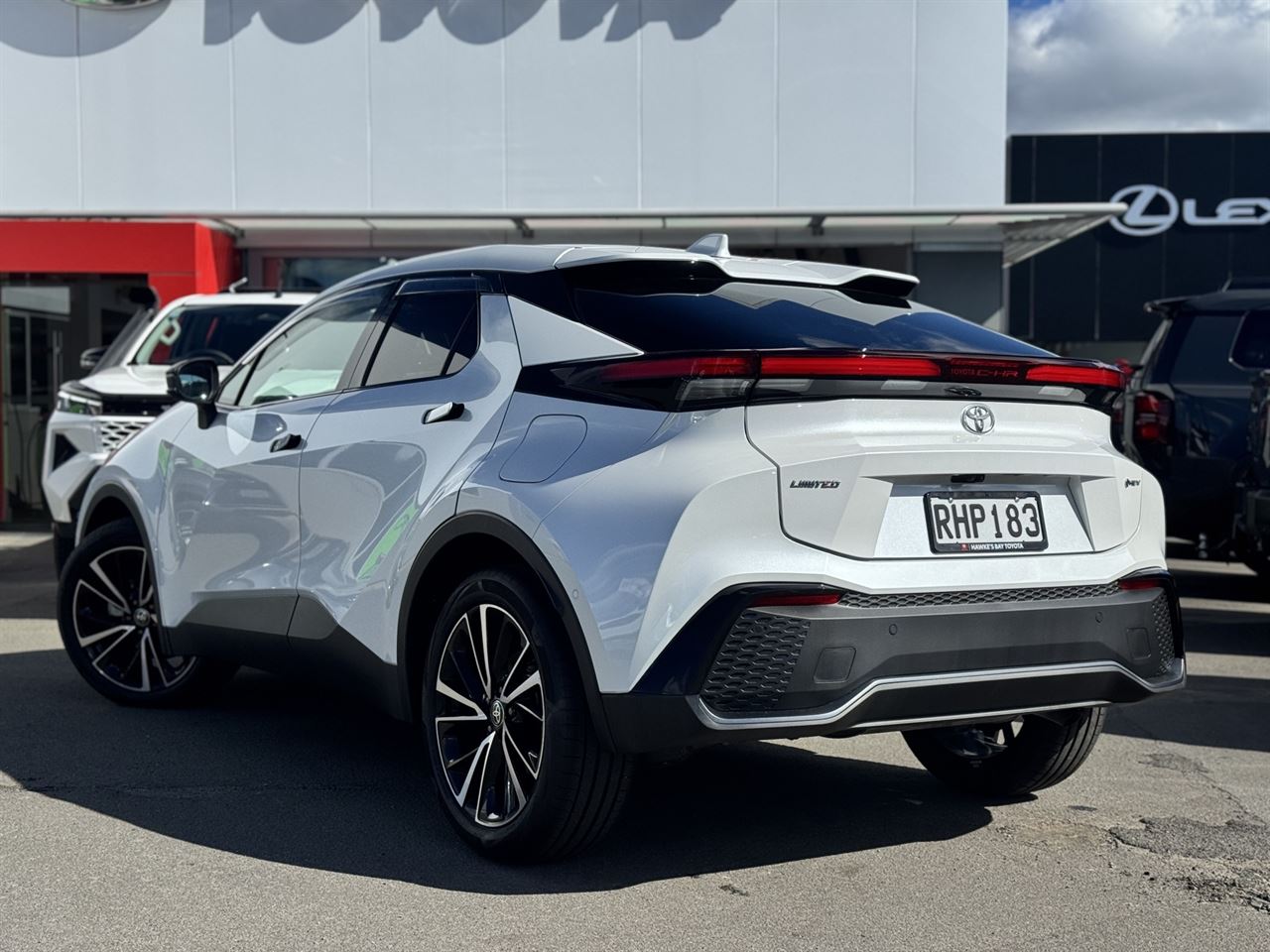 Vehicle image 5